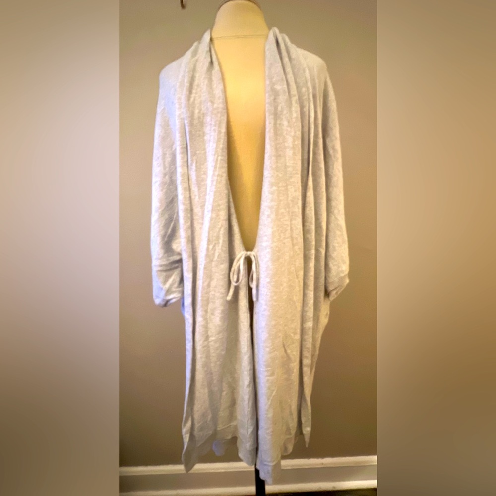 Ugg brand women’s shrug color:light grey Size M/L